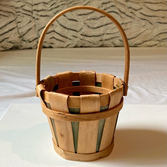 Mini Bushel Basket Natural Wood Chip Green details Small 4.5 inches Tall - Picture 4 of 15